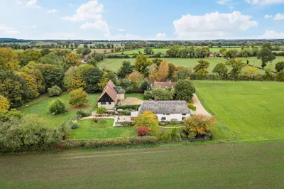 Handsome Thatched Farmhouse in Merton
