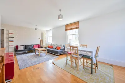 Flat 1, 123-124 Lower Marsh, London