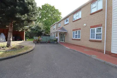 Southend Road, Hockley, Essex, SS5 4PQ