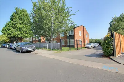 Hartsbourne Road, Earley, RG6