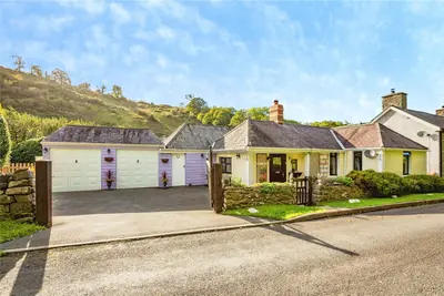 Llanrhystud, SY23