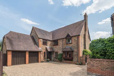 St. Andrews Close, Wraysbury, TW19