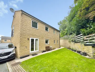 Sleningford Road, Bingley, BD16