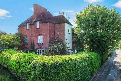 Leatherhead Road, Great, KT23