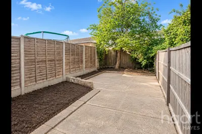 Brickfield Lane, UB3