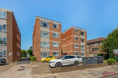 Palmerston Road, N22