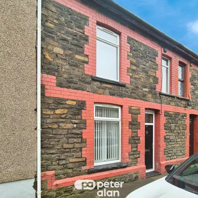 Cross Street, Neath, SA11