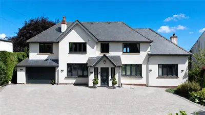 Breary Lane, Bramhope, LS16