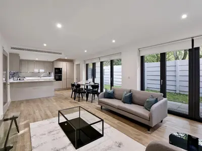 Rosbud Mews, Jamaica Road, SE16