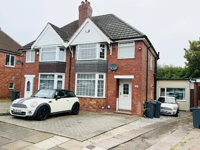 Temple Avenue, Hall Green, B28