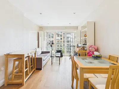 Longfield Avenue, London, W5