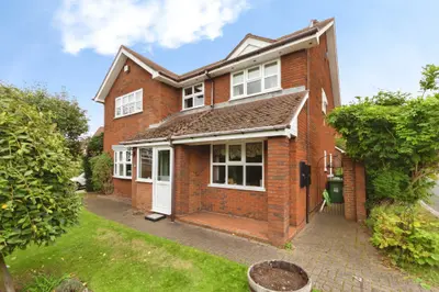 Abberton Grove, Shirley, B90