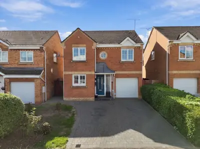 Redwing Close, Stevenage