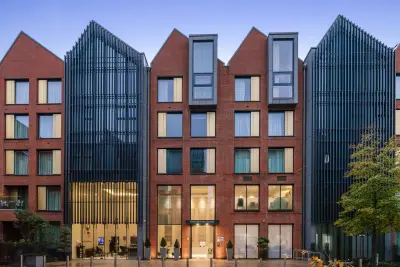 Central Avenue, London, SW6