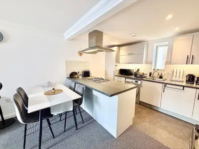 Neale Court, Dagenham, RM9