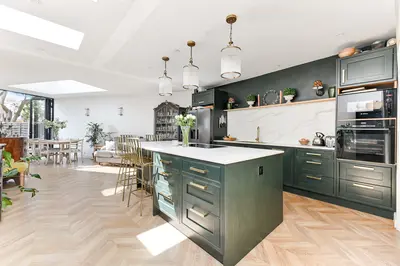 Garratt Lane, London, SW18