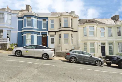Craven Avenue, PL4