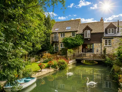 Witney Street, Burford, OX18