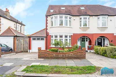 Woodland Way, London, N21