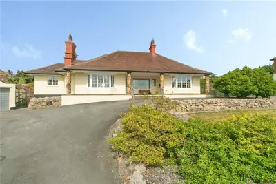 Warren Road, Deganwy, LL31