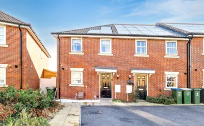Slade Green Road, Erith, DA8