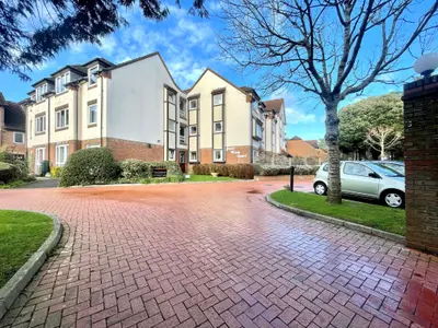Park View Court, Queens Park, BH8