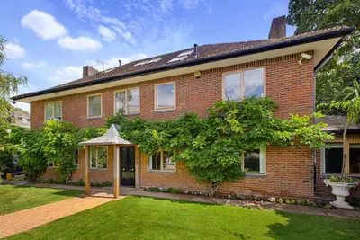Frognal Way, Hampstead, London, NW3 6XE