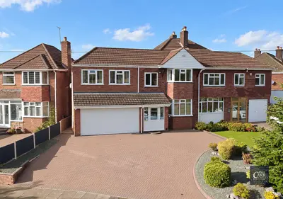Lindrosa Road, Streetly, B74