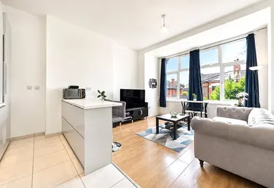 Emanuel Avenue, Acton, W3