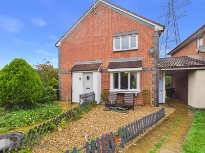 Fenchurch Road, Maidenbower, RH10
