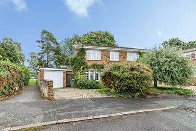 Holy Barn Close, Basingstoke, RG22