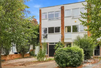 Wellington Road, Enfield, EN1