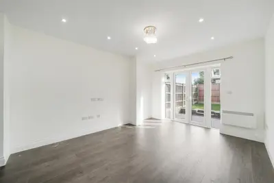 Whitton Avenue East, Greenford, UB6