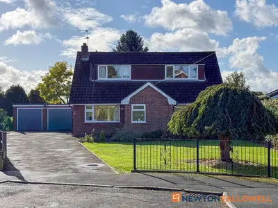 St. Peters Close, Farndon, NG24