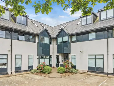 Challenge Court, Leatherhead, KT22