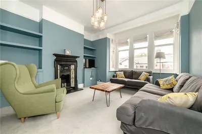 Dumbarton Road, London, SW2