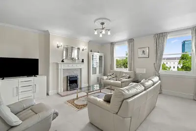 Lindsay Square, London, SW1V