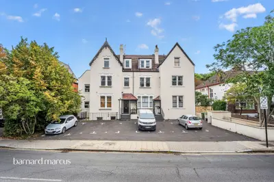 Valley Road, London, SW16