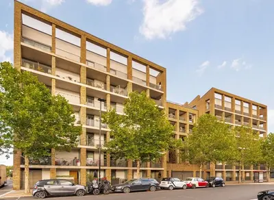 Paddlers Avenue, Brentford, TW8