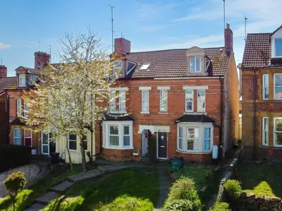 Sherborne Road, BA21