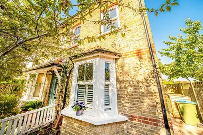 Myrtle Road, TW12