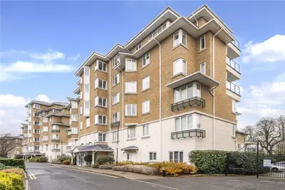 Strand Drive, Richmond, TW9