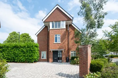 16 Egerton Drive, Isleworth