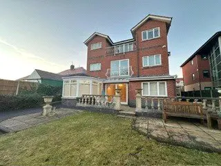 Queens Road, Southport, PR9