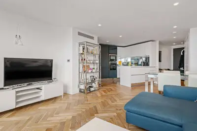 City Road, London, EC1V 1AT