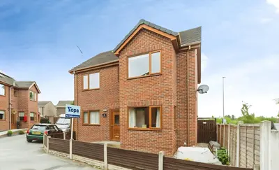 Jacks Way, Upton, WF9