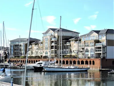 Hamilton Quay, Sovereign Harbour North, BN23