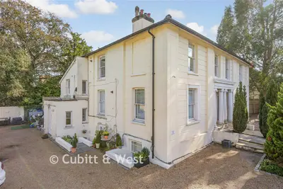 London Road, Redhill, RH1