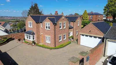 Hill Top Lane, Barnsley, S75