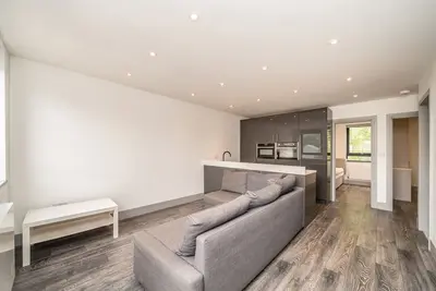 Brentford Business Centre, TW8